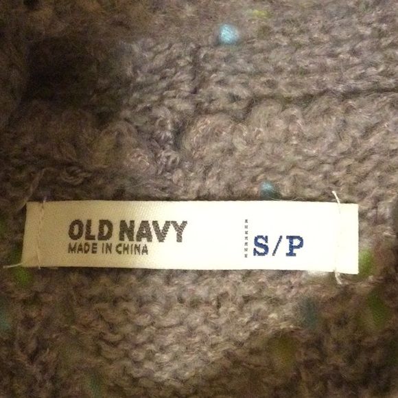 Beautiful knit Sweater By Old Navy - Picture 3 of 11